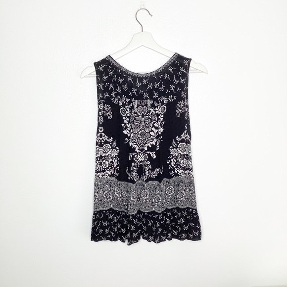 Bila Top Black And White Floral Swing Tank Medium - Picture 4 of 7